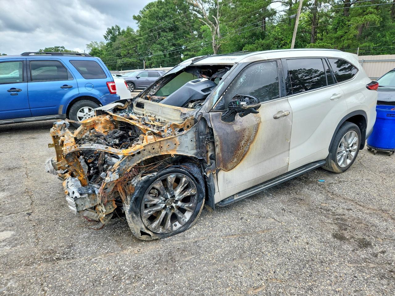 2021 TOYOTA HIGHLANDER LIMITED