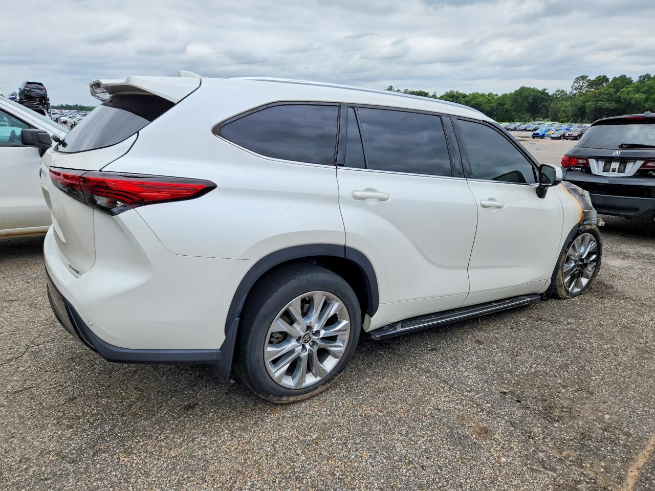 2021 TOYOTA HIGHLANDER LIMITED — снимка 3
