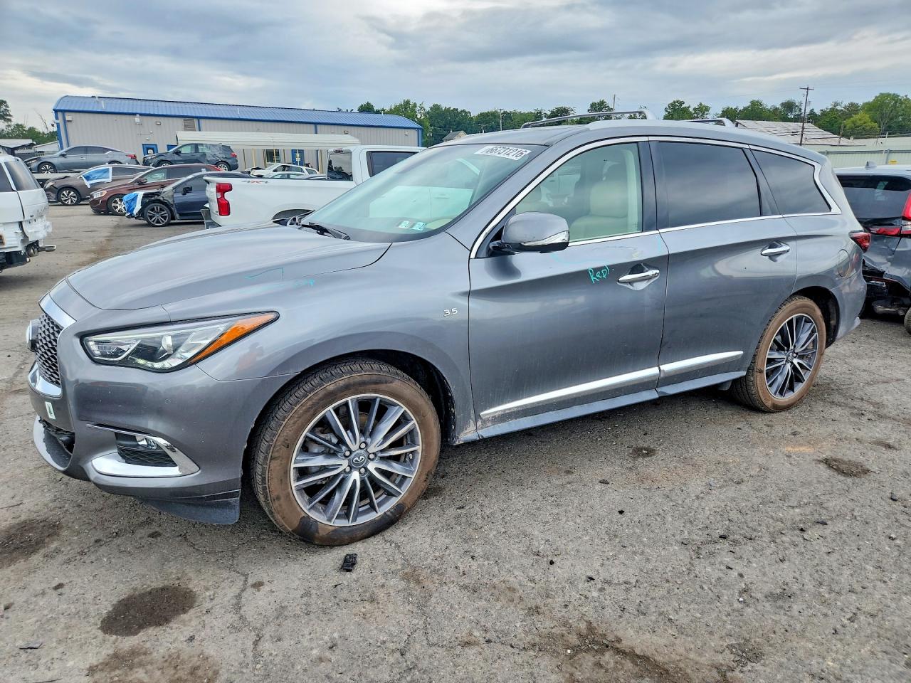 2018 INFINITI QX60 BASE