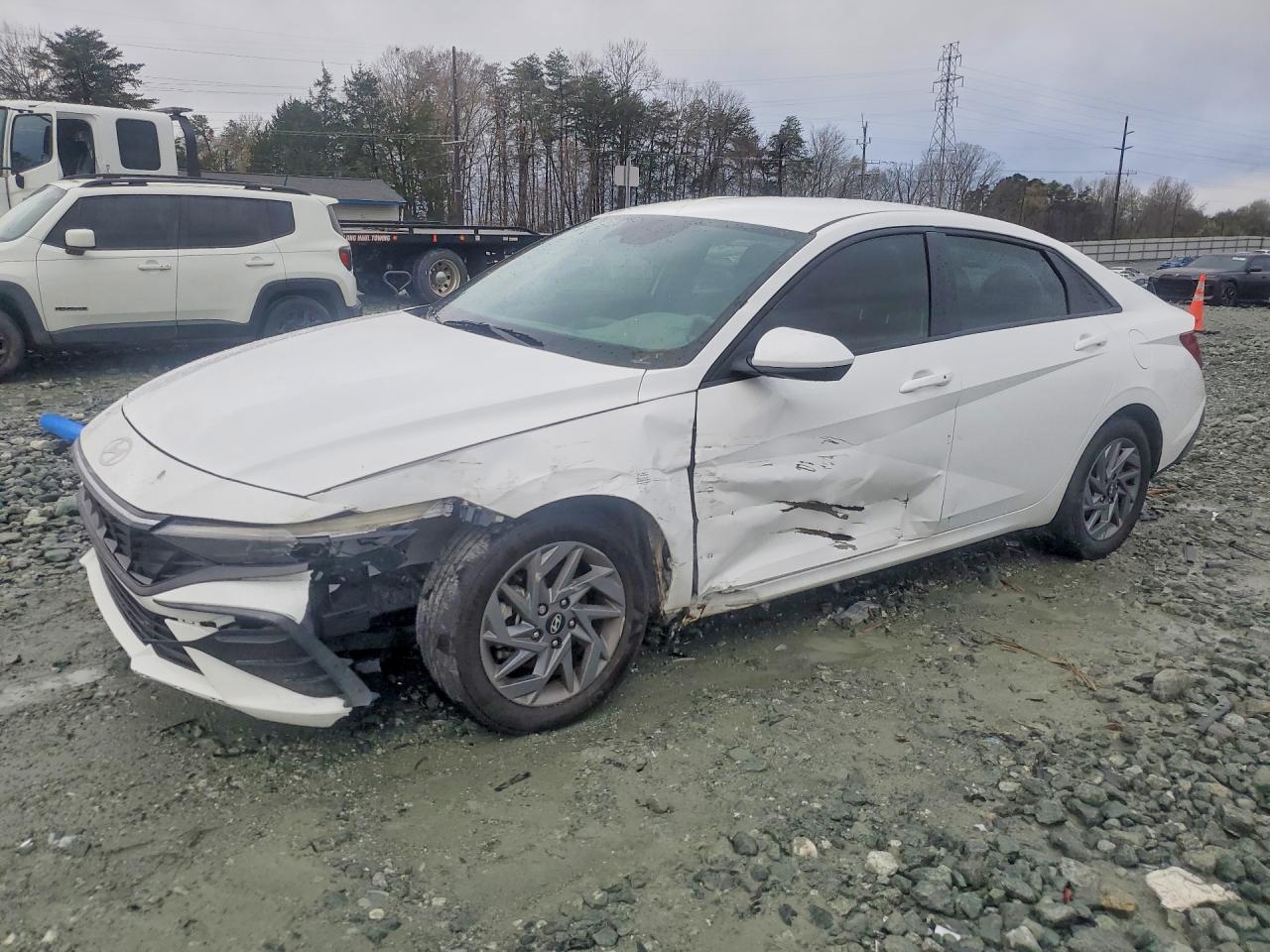 2024 HYUNDAI ELANTRA SEL