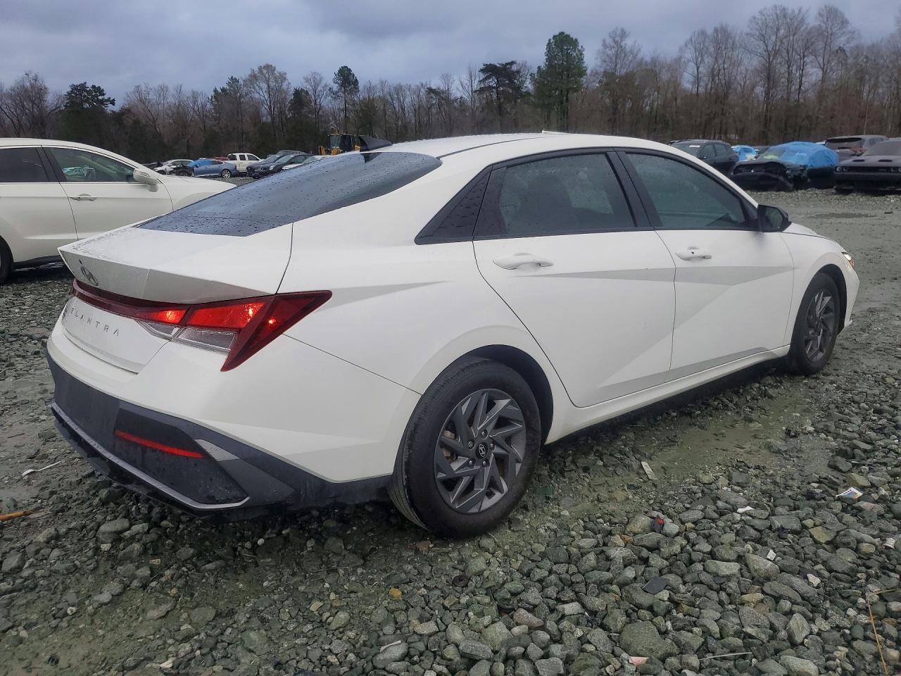 2024 HYUNDAI ELANTRA SEL — снимка 3