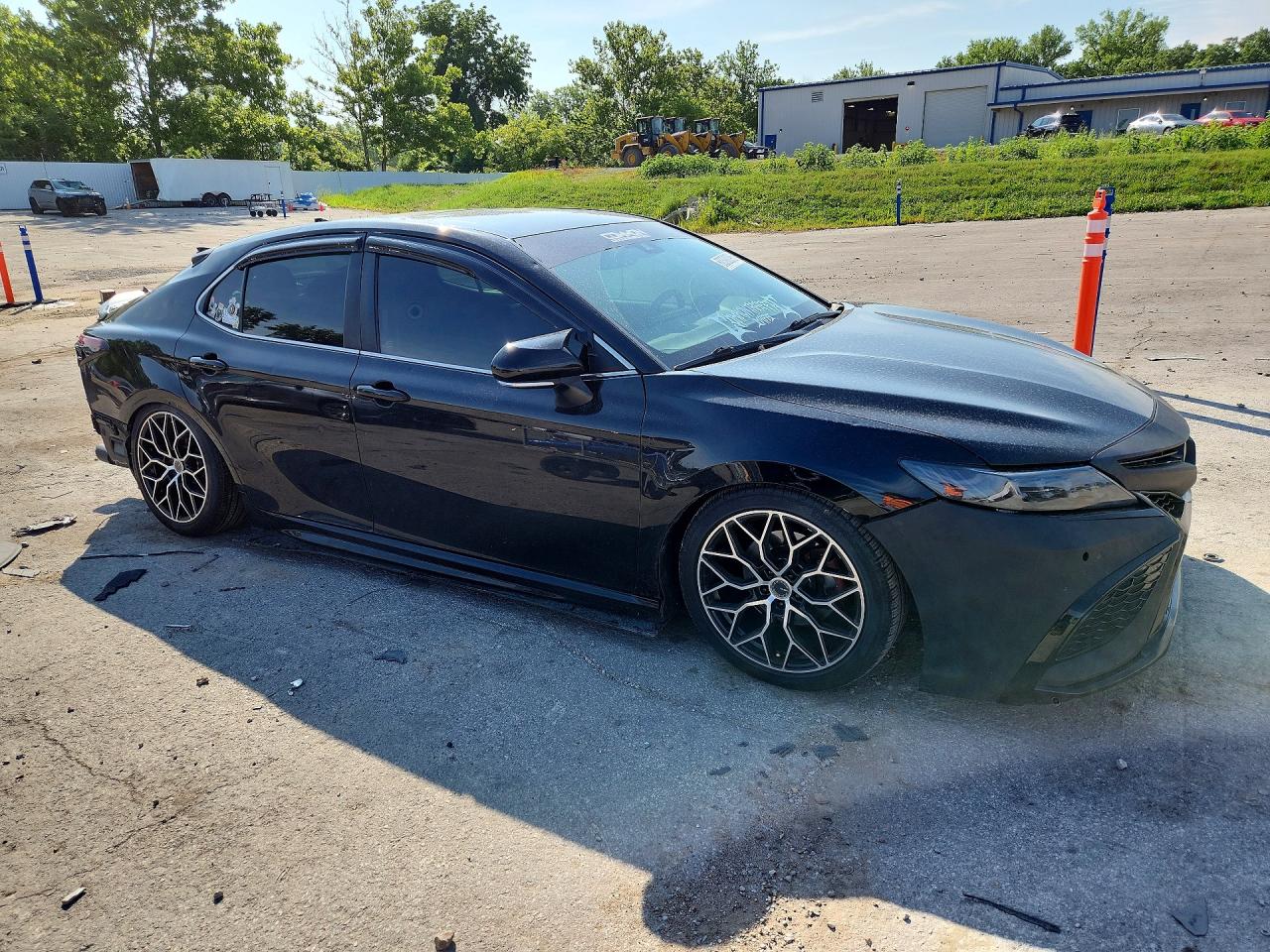 2021 TOYOTA CAMRY SE — снимка 4