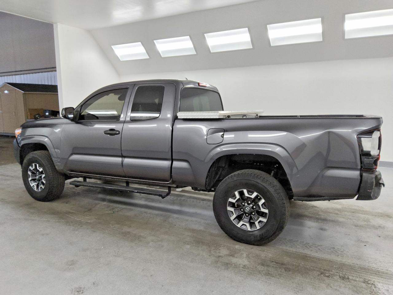 2019 TOYOTA TACOMA SR — снимка 2