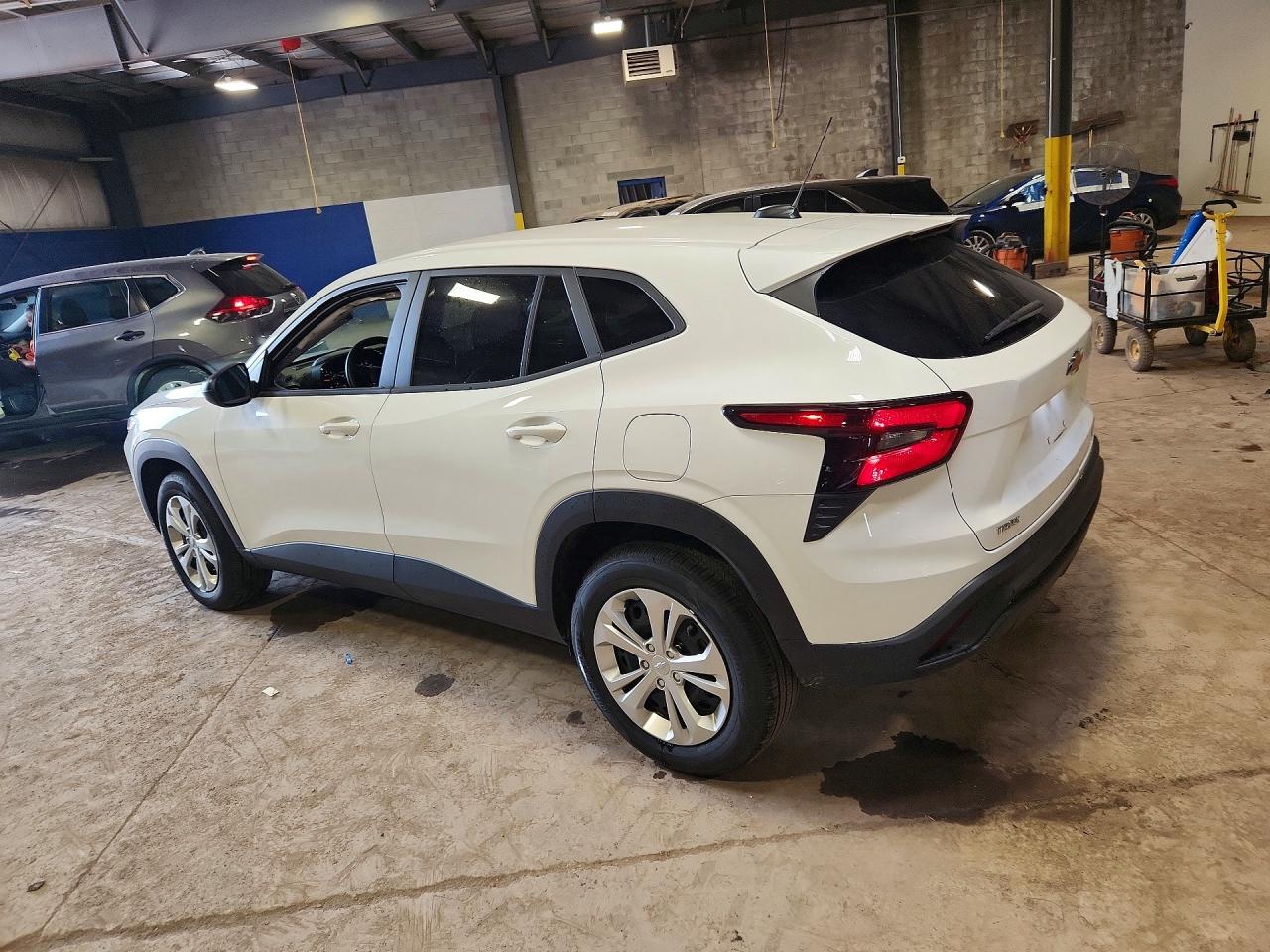 2026 CHEVROLET TRAX LS — снимка 2