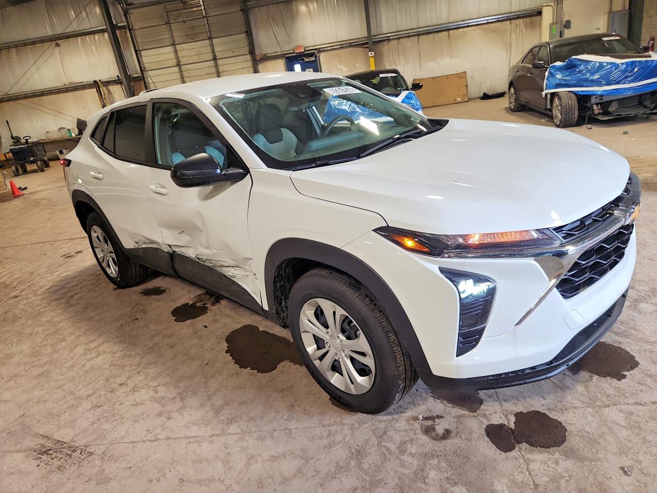 2026 CHEVROLET TRAX LS — снимка 4