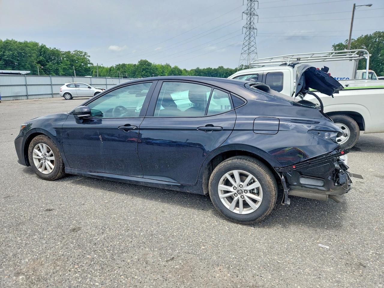 2026 TOYOTA CAMRY LE — снимка 2