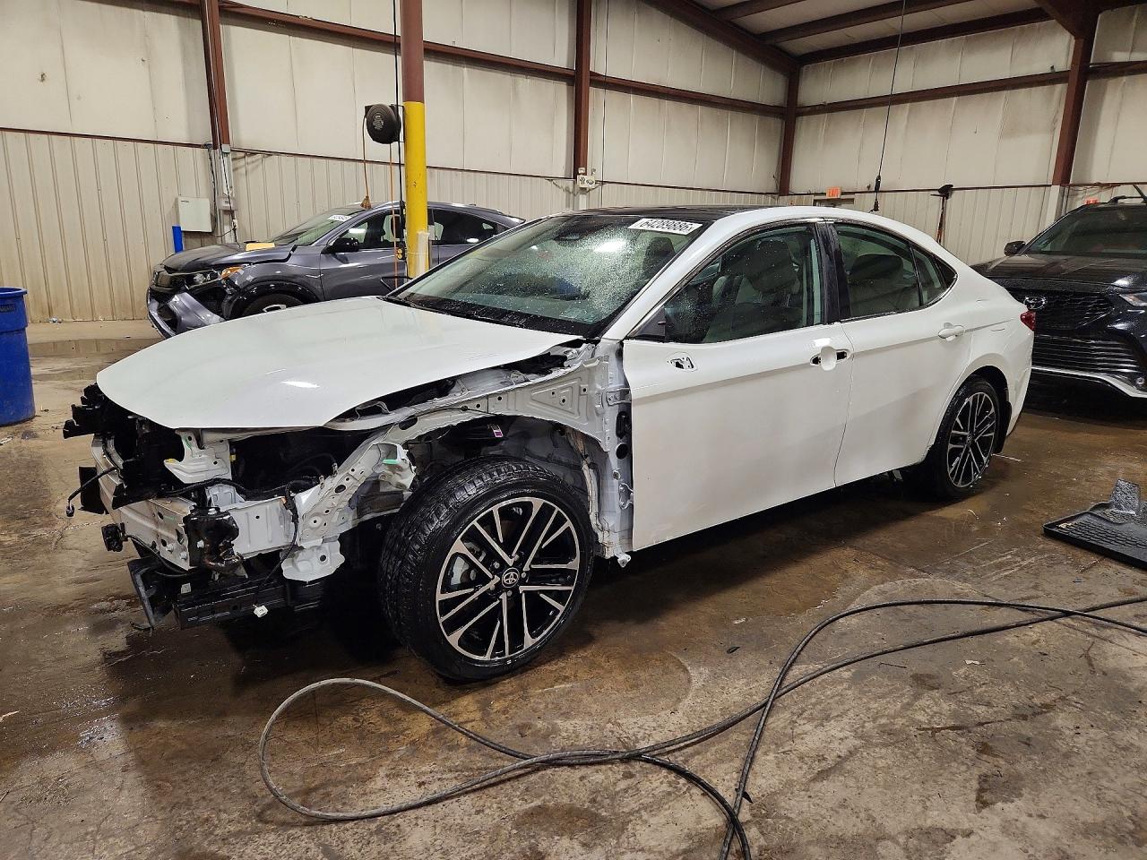 2025 TOYOTA CAMRY XLE