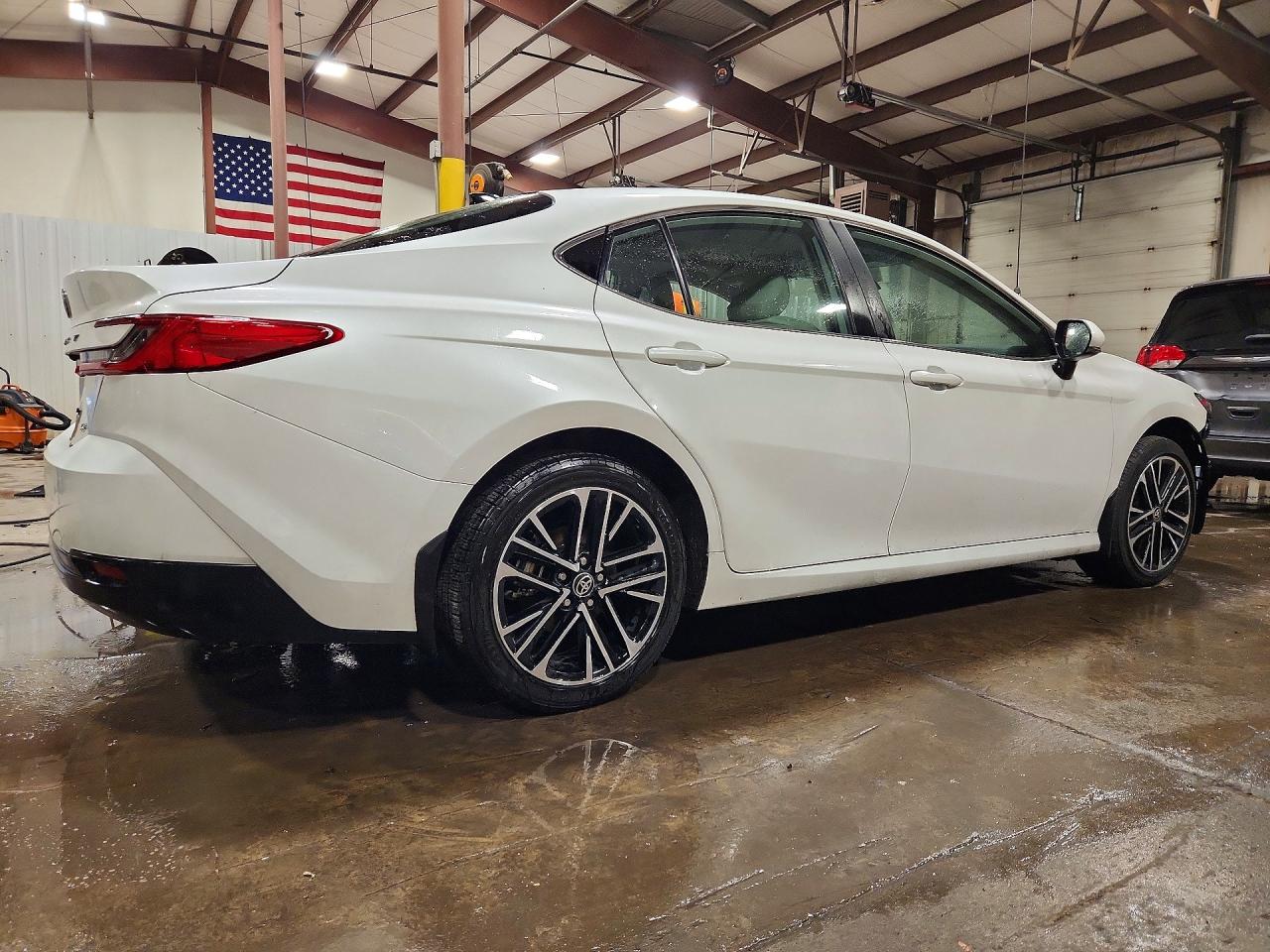 2025 TOYOTA CAMRY XLE — снимка 3