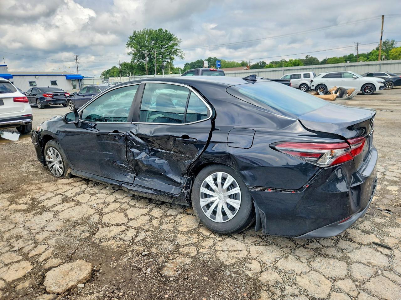 2022 TOYOTA CAMRY LE — снимка 2