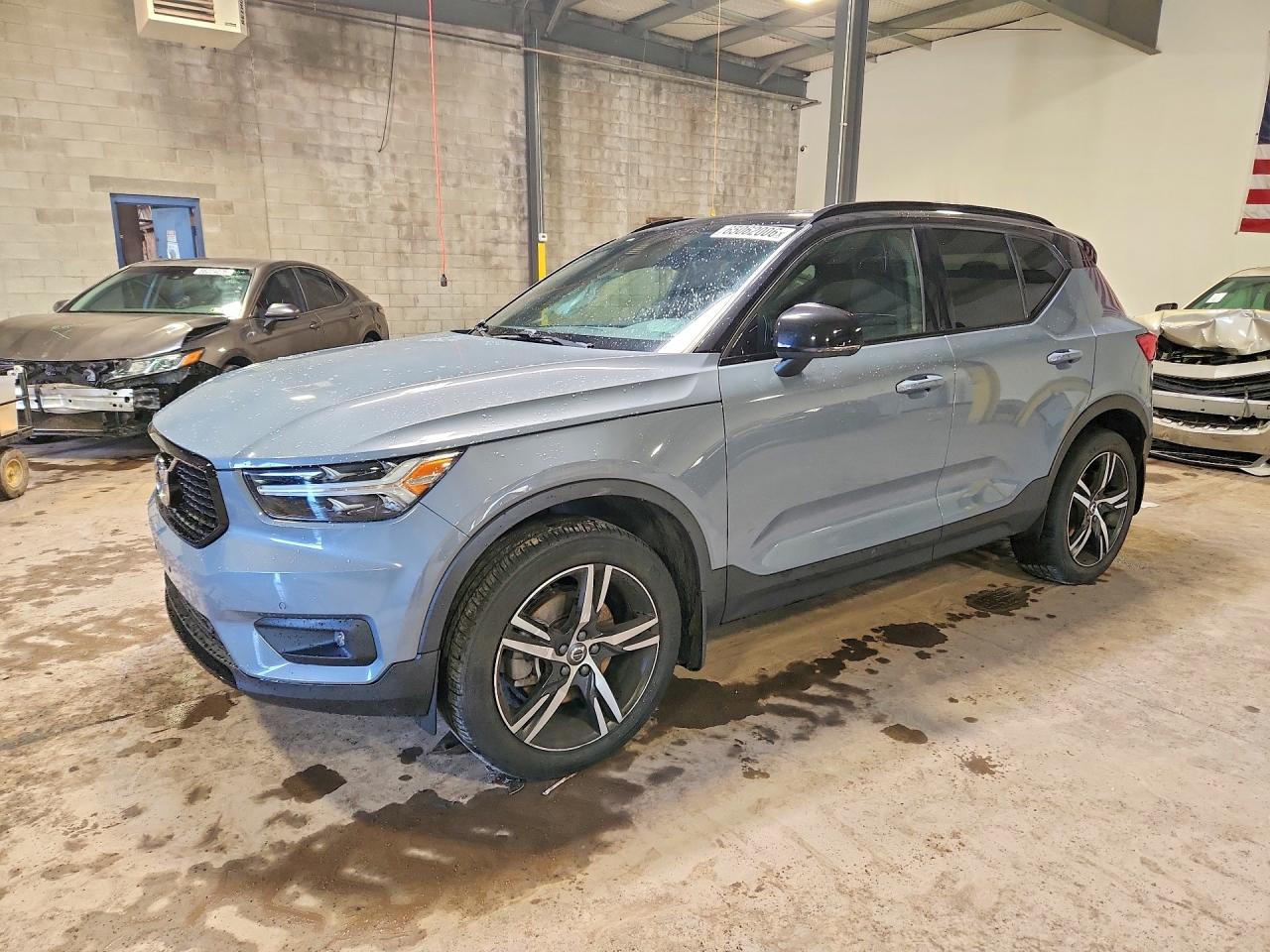 2021 VOLVO XC40 T5 R-DESIGN