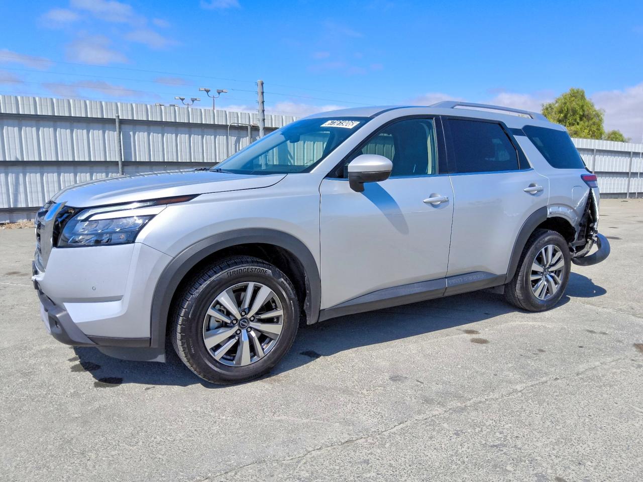 2025 NISSAN PATHFINDER SL