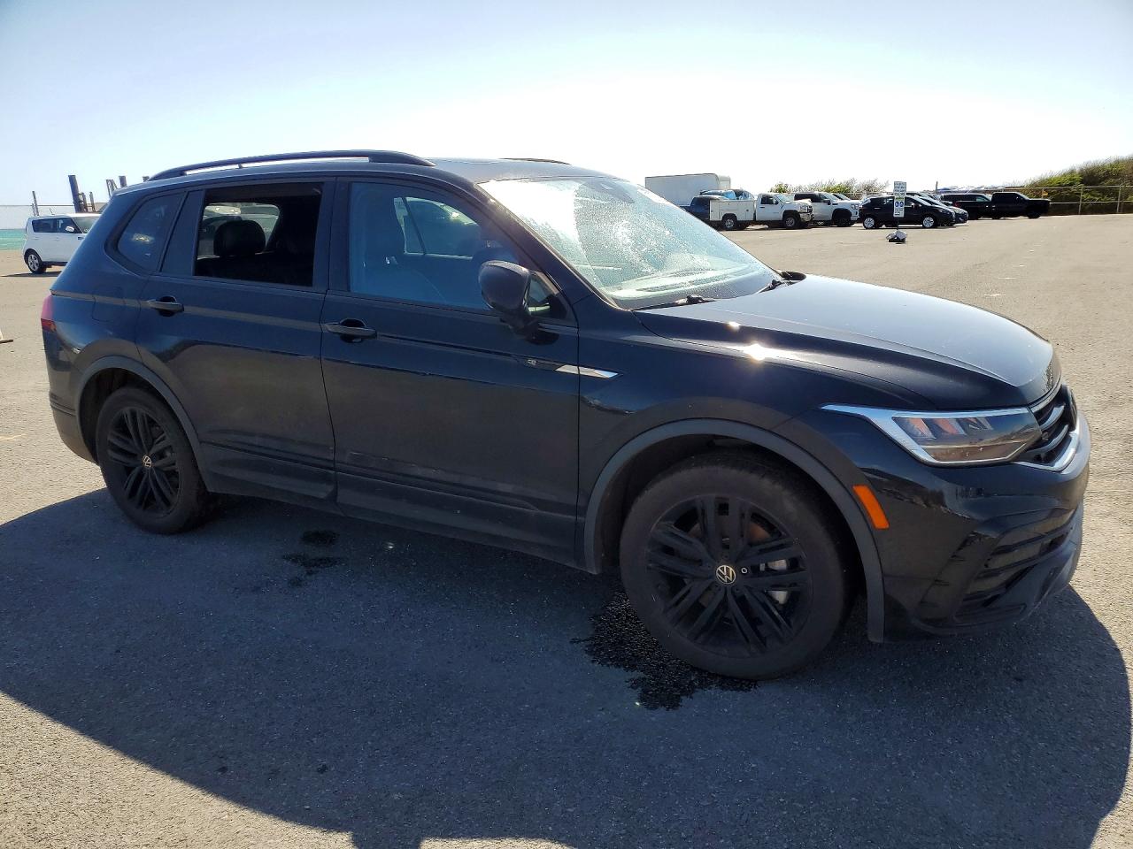 2022 VOLKSWAGEN TIGUAN SE R-LINE BLACK — снимка 4