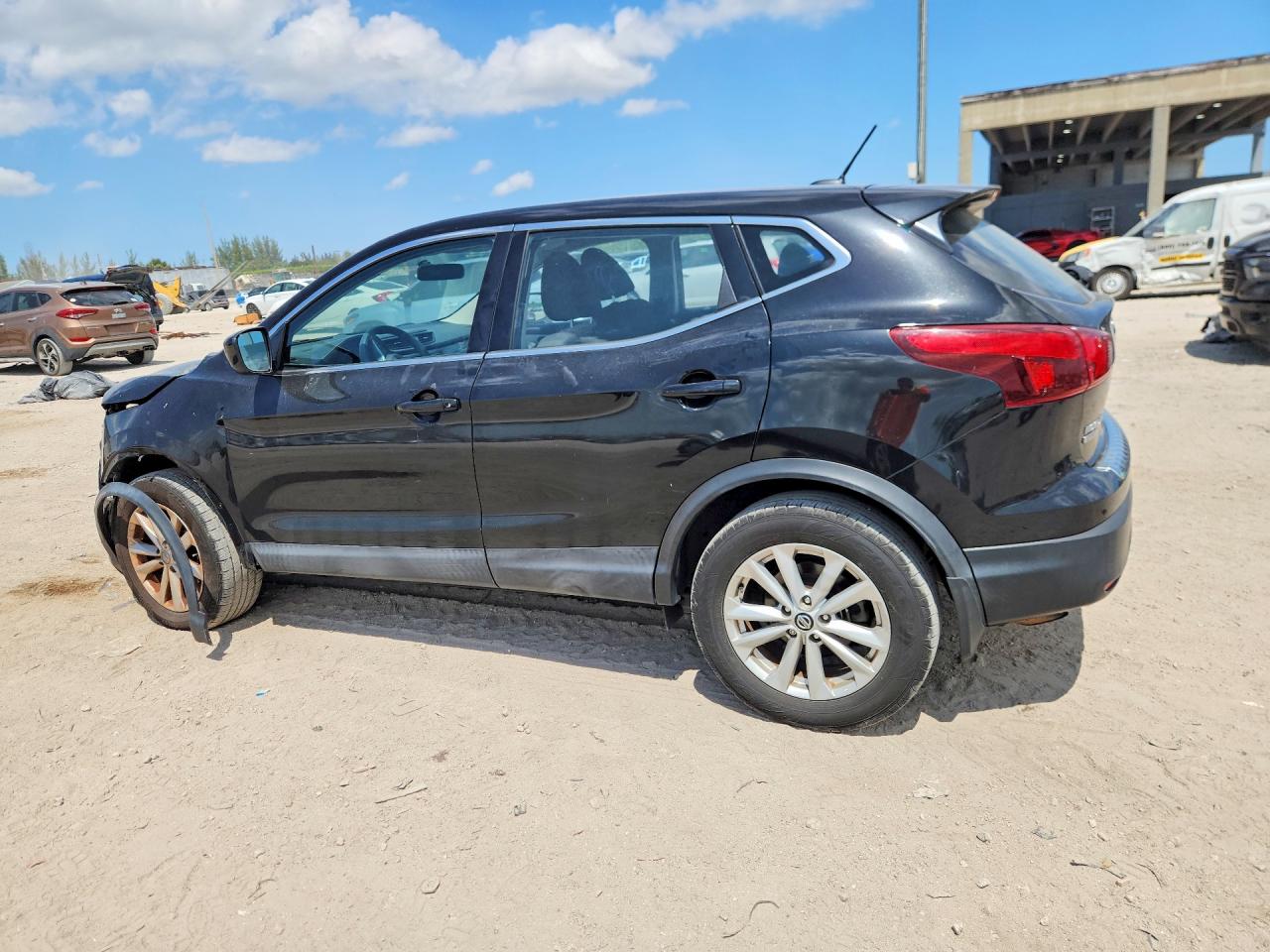 2019 NISSAN ROGUE SPORT S — снимка 2