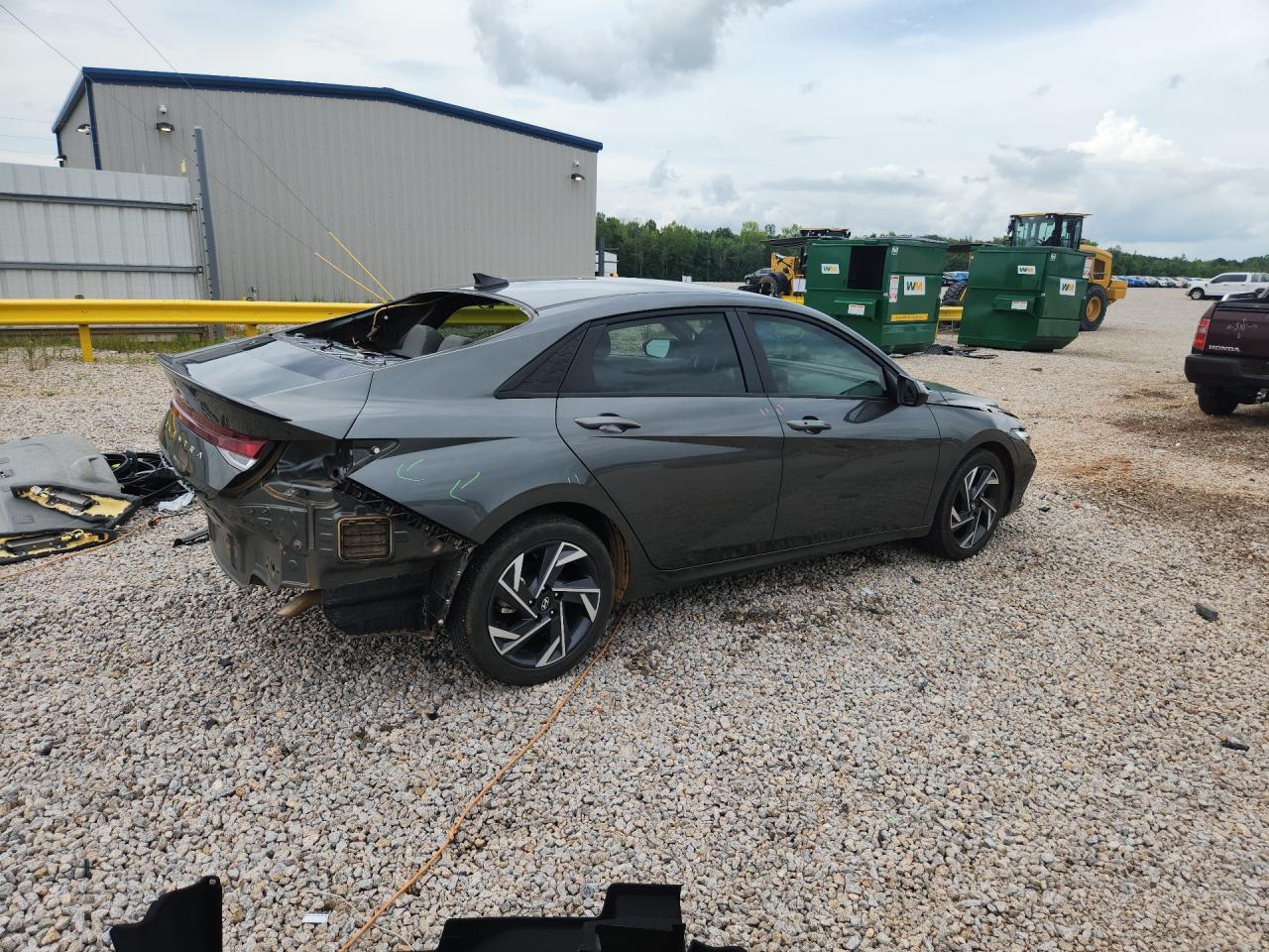 2025 HYUNDAI ELANTRA SEL SPORT — снимка 3