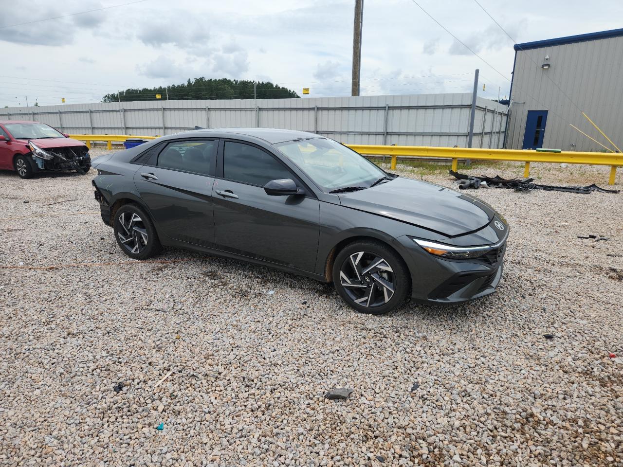 2025 HYUNDAI ELANTRA SEL SPORT — снимка 4