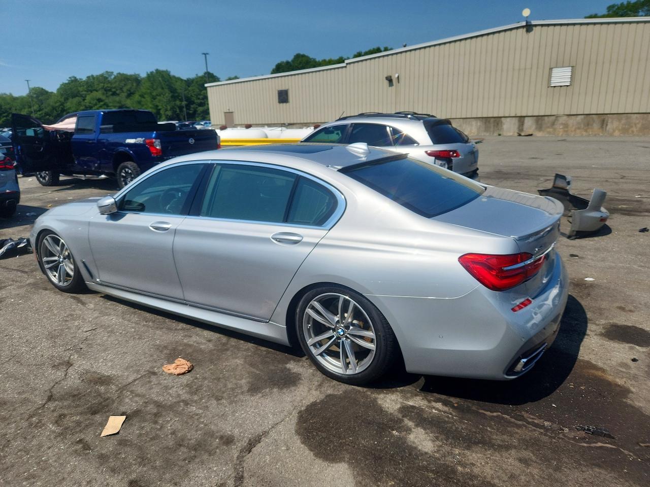 2017 BMW 750 XI — снимка 2