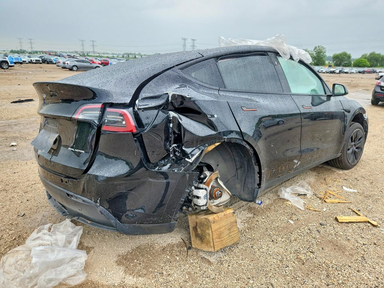 2025 TESLA MODEL Y — снимка 3