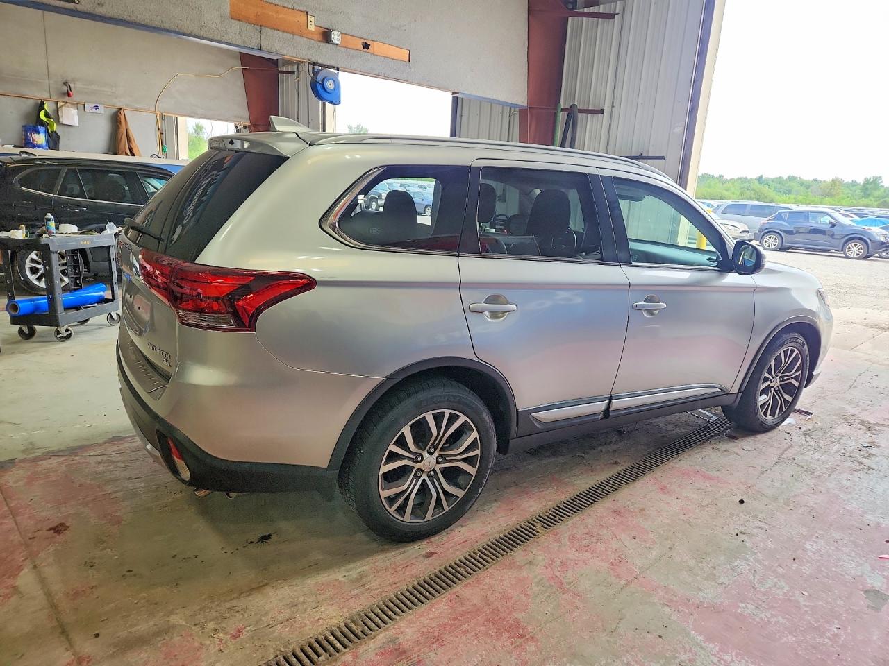 2018 MITSUBISHI OUTLANDER SE — снимка 3