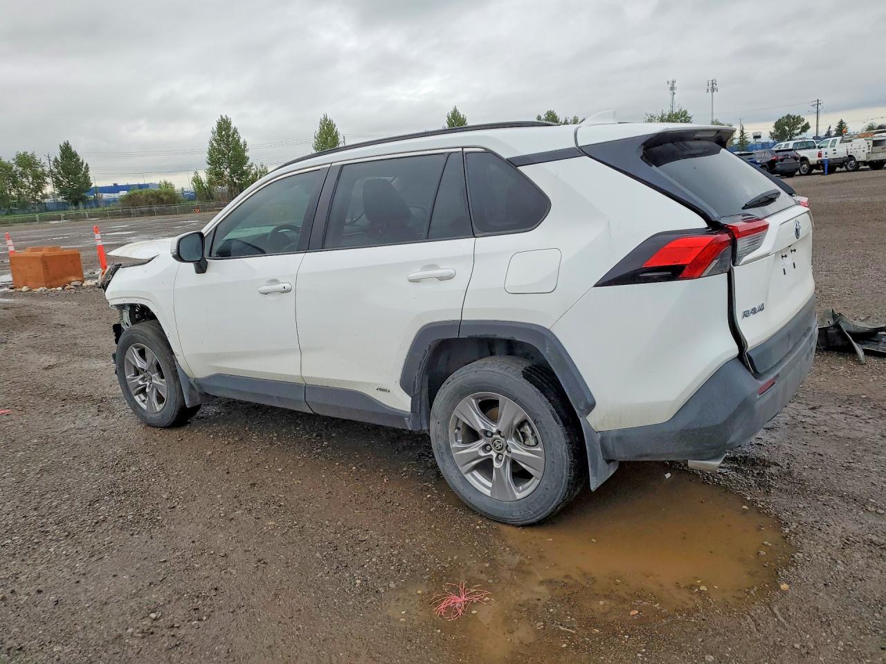 2023 TOYOTA RAV4 HYBRID XLE — снимка 2