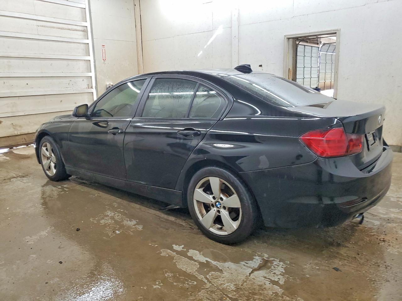 2014 BMW 320 I — снимка 2