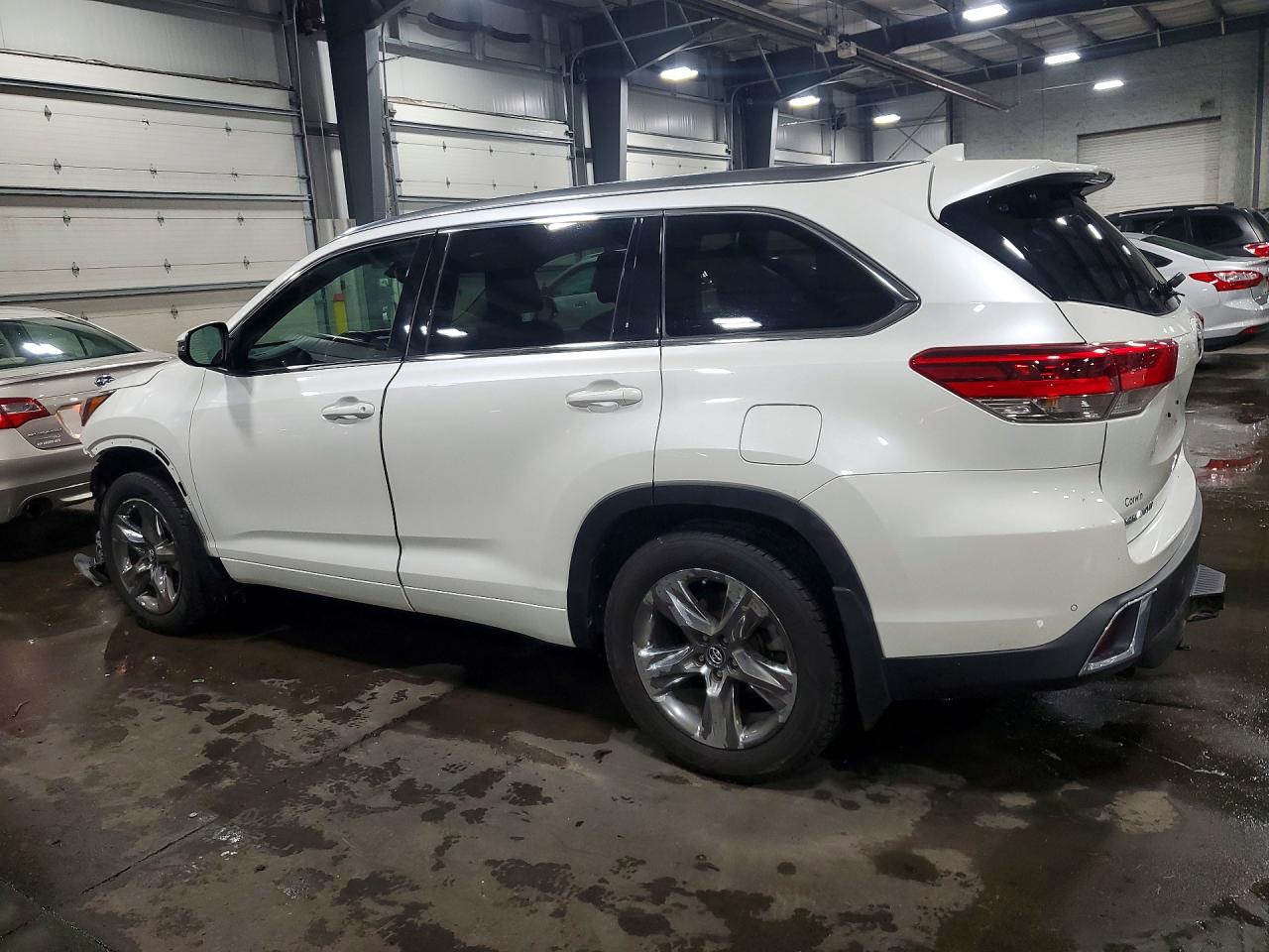 2018 TOYOTA HIGHLANDER LIMITED PLATINUM — снимка 2