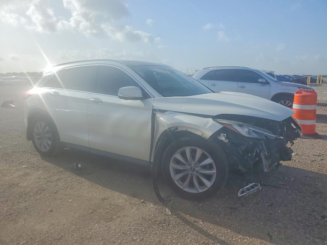 2019 INFINITI QX50 ESSENTIAL — снимка 4