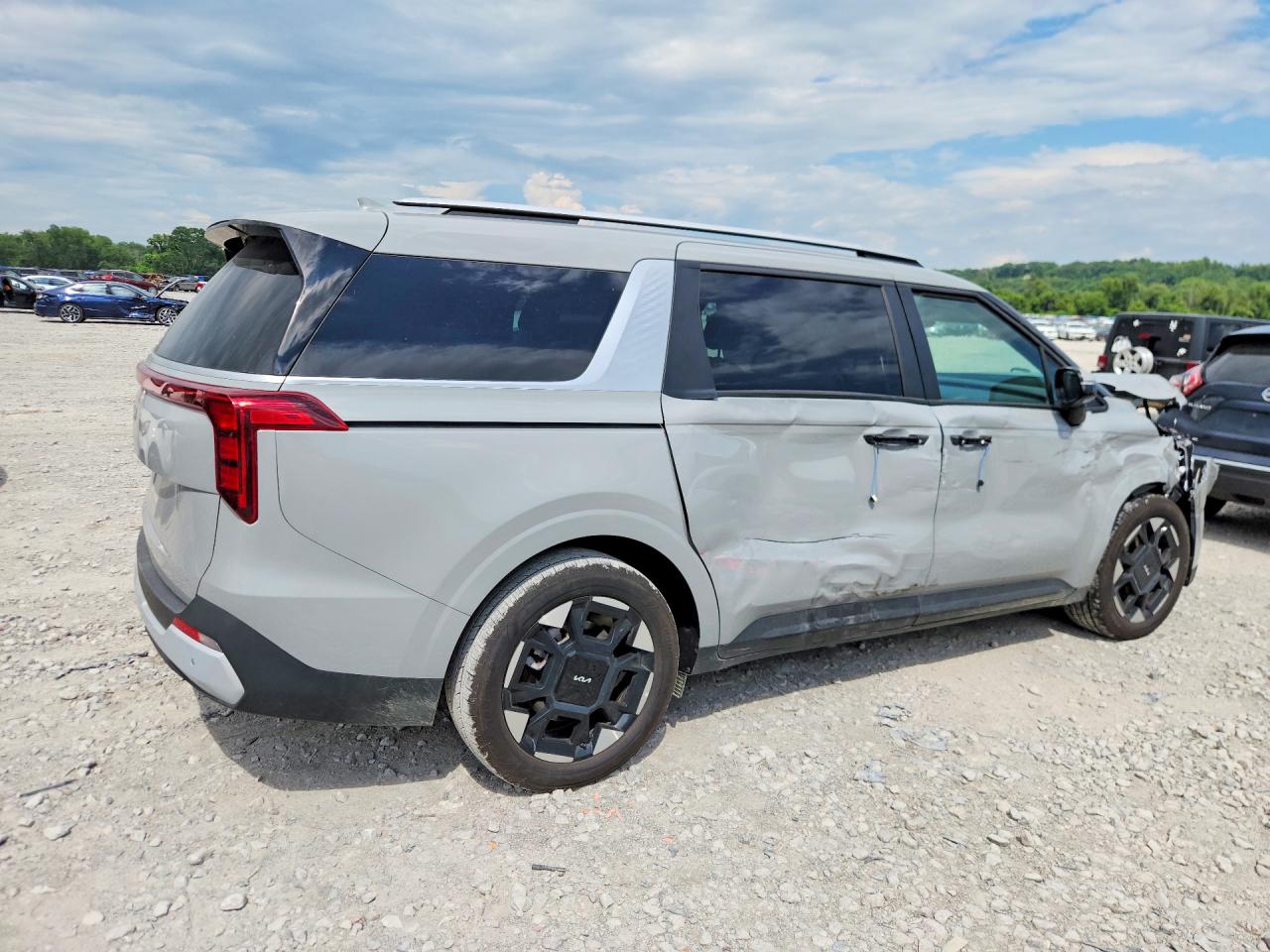 2026 KIA CARNIVAL EX — снимка 3