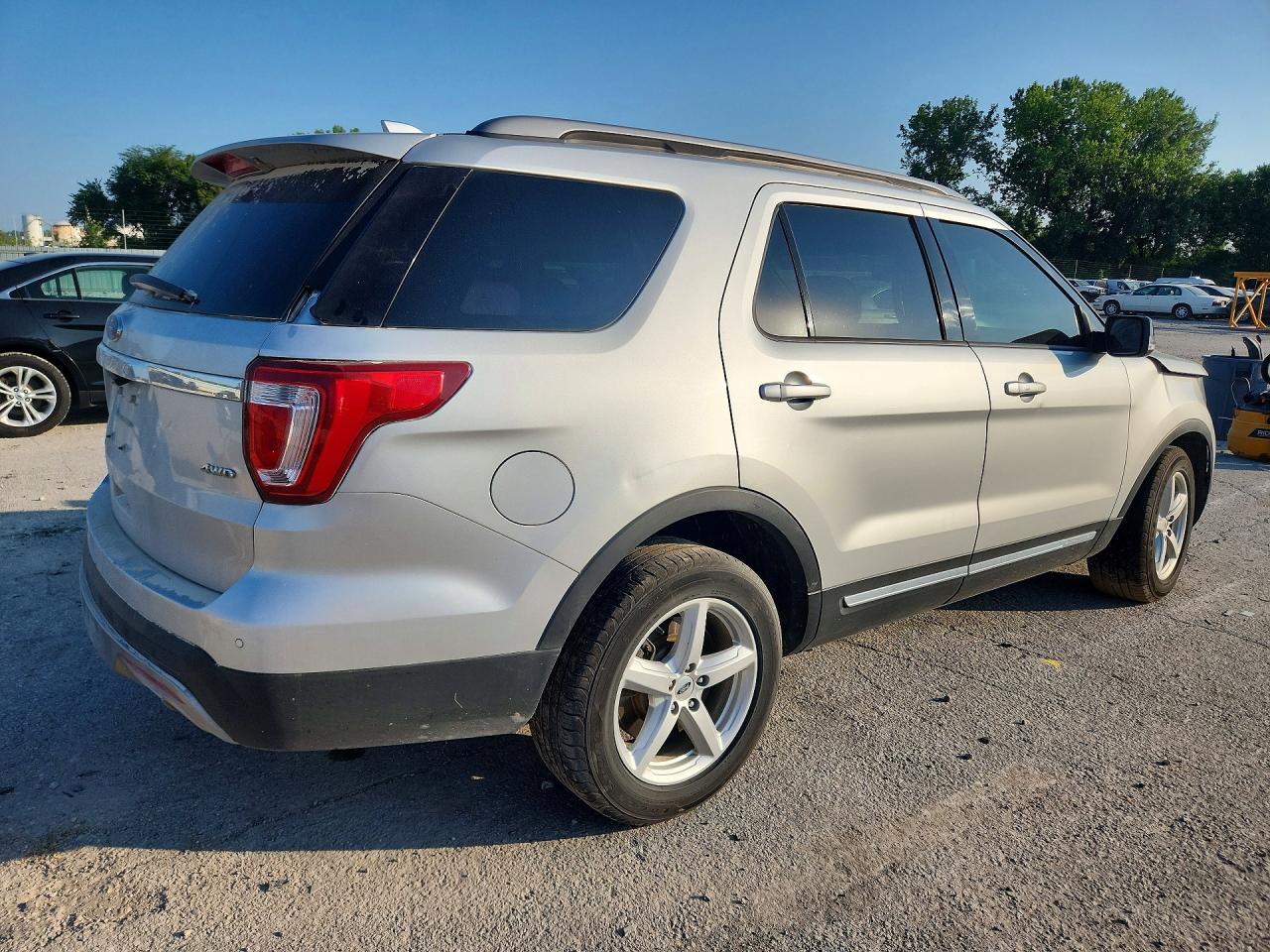 2017 FORD EXPLORER XLT — снимка 3