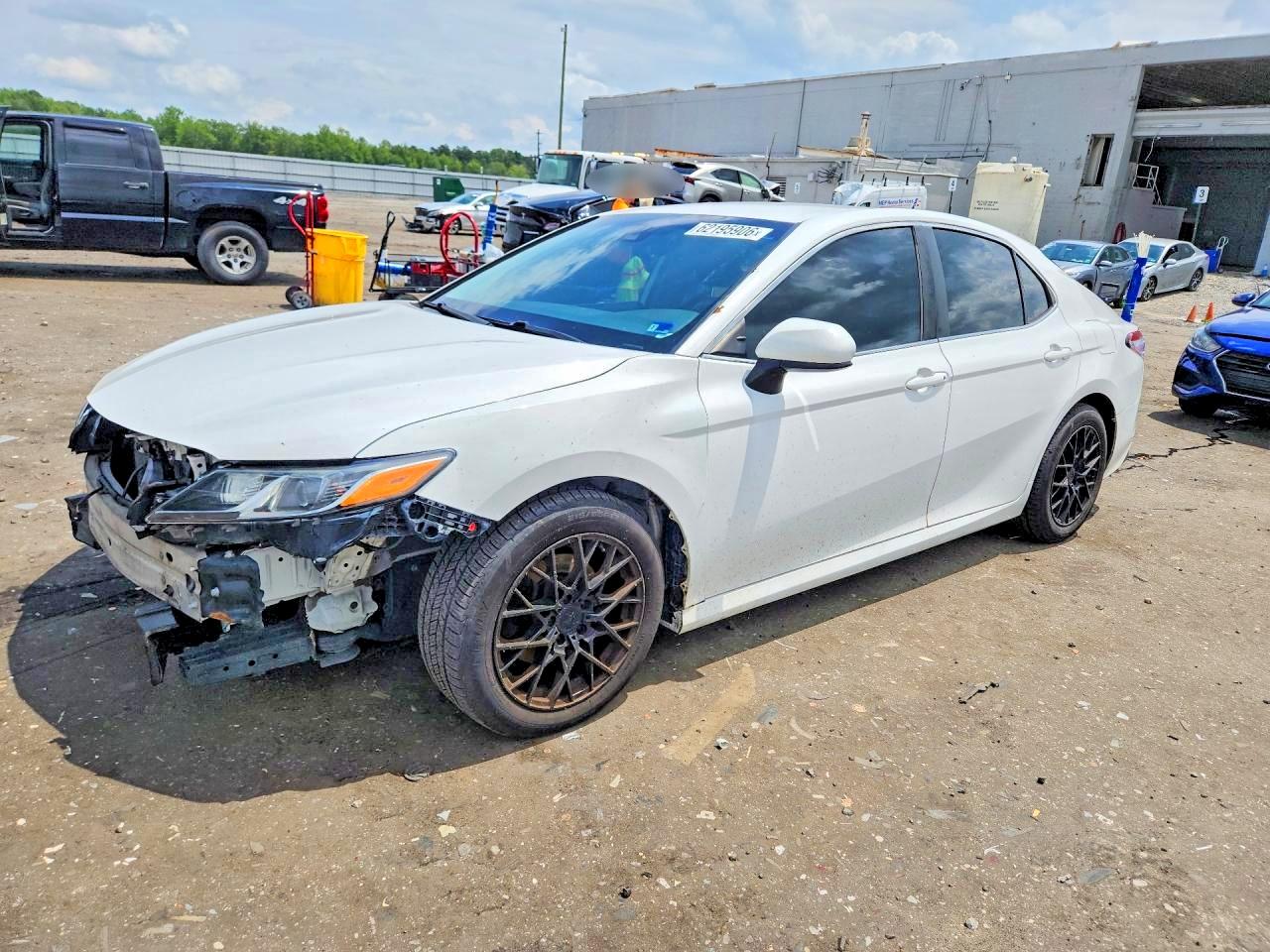 2019 TOYOTA CAMRY LE