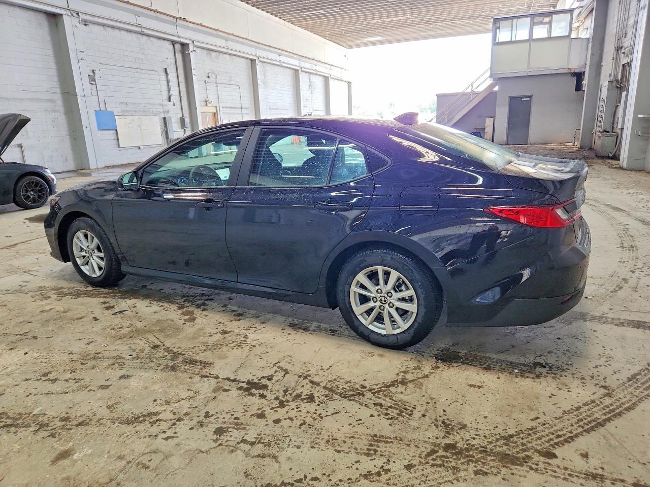 2026 TOYOTA CAMRY LE — снимка 2