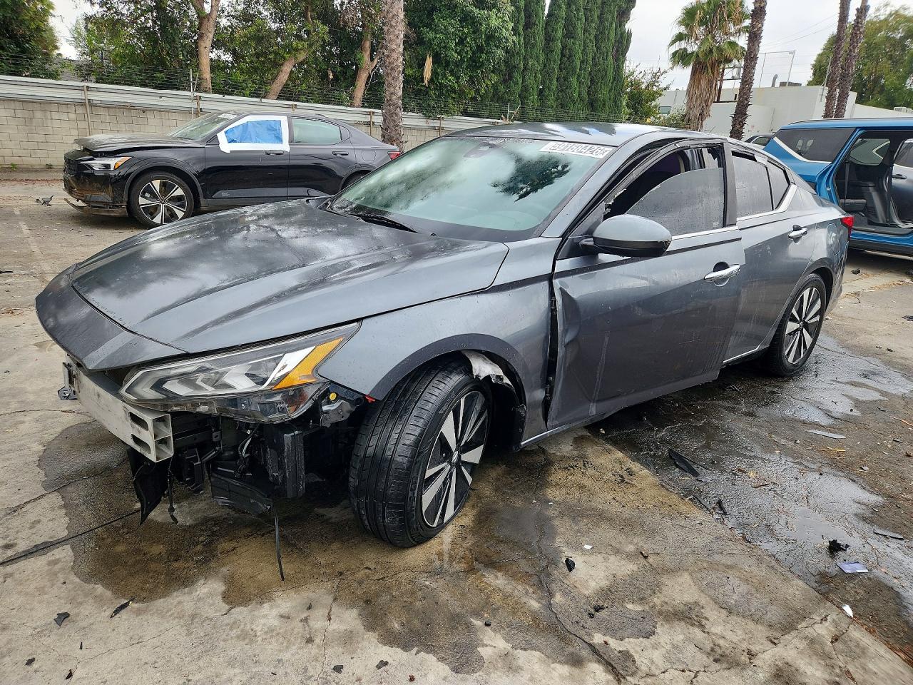 2021 NISSAN ALTIMA SV