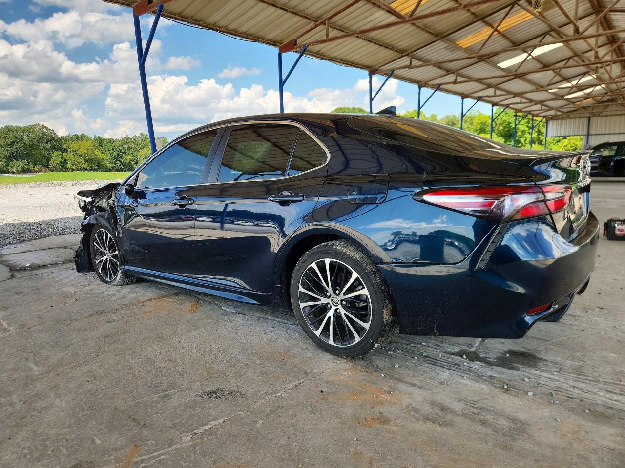 2020 TOYOTA CAMRY SE — снимка 2