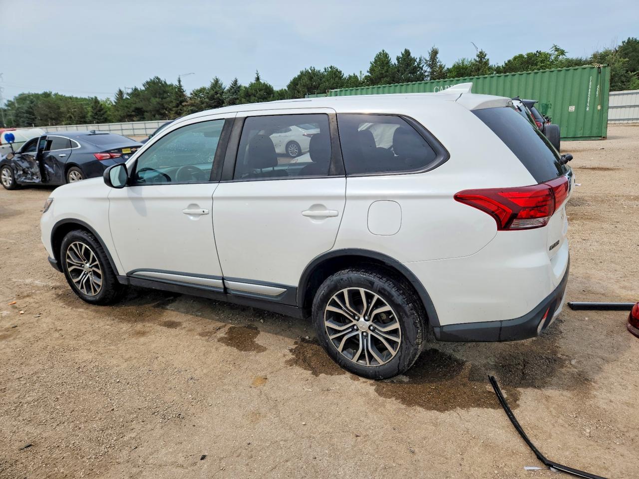 2017 MITSUBISHI OUTLANDER ES — снимка 2