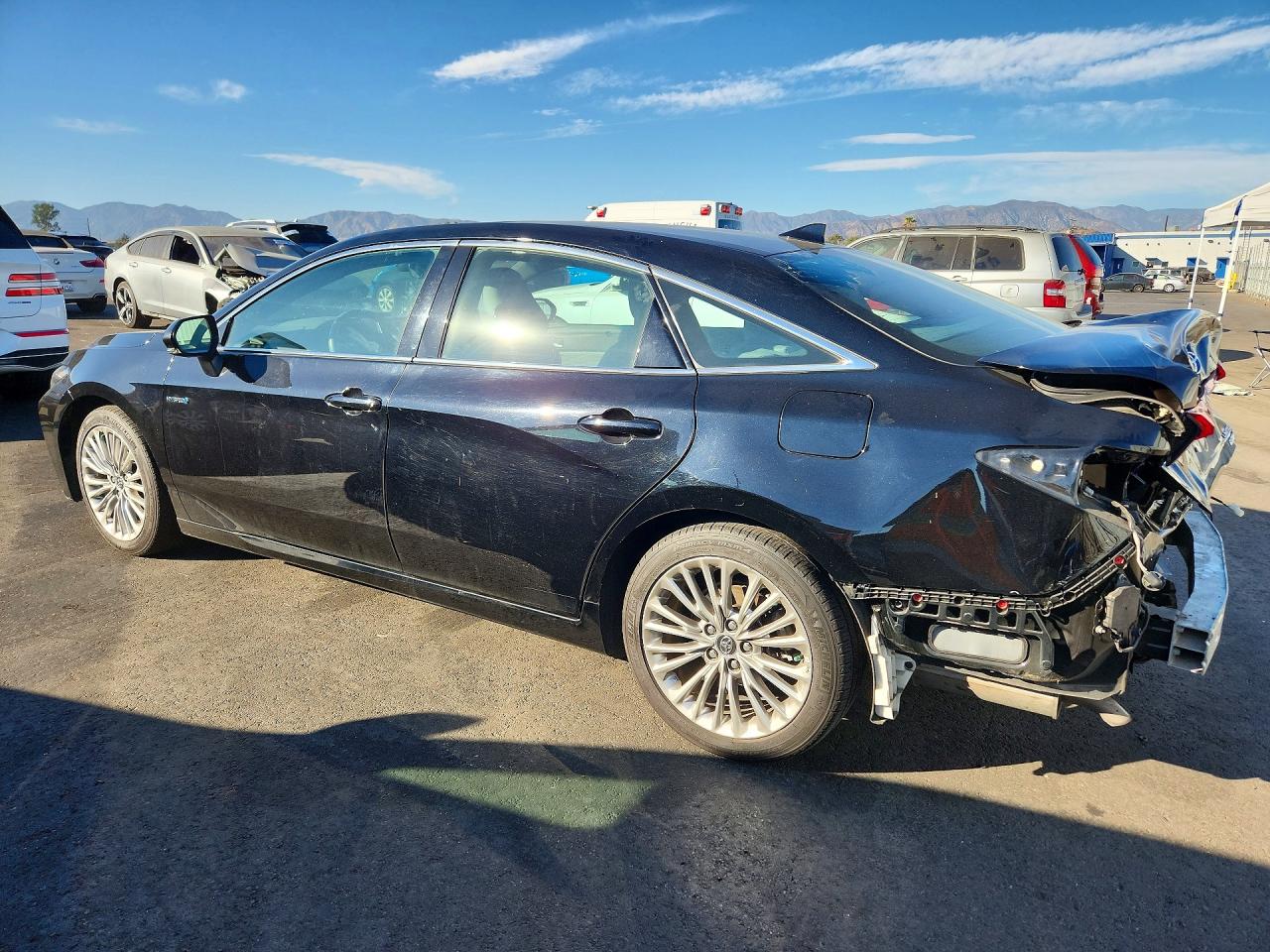 2020 TOYOTA AVALON LIMITED — снимка 2