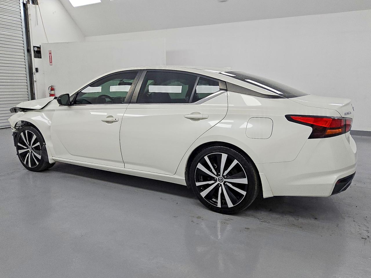 2019 NISSAN ALTIMA SR — снимка 2