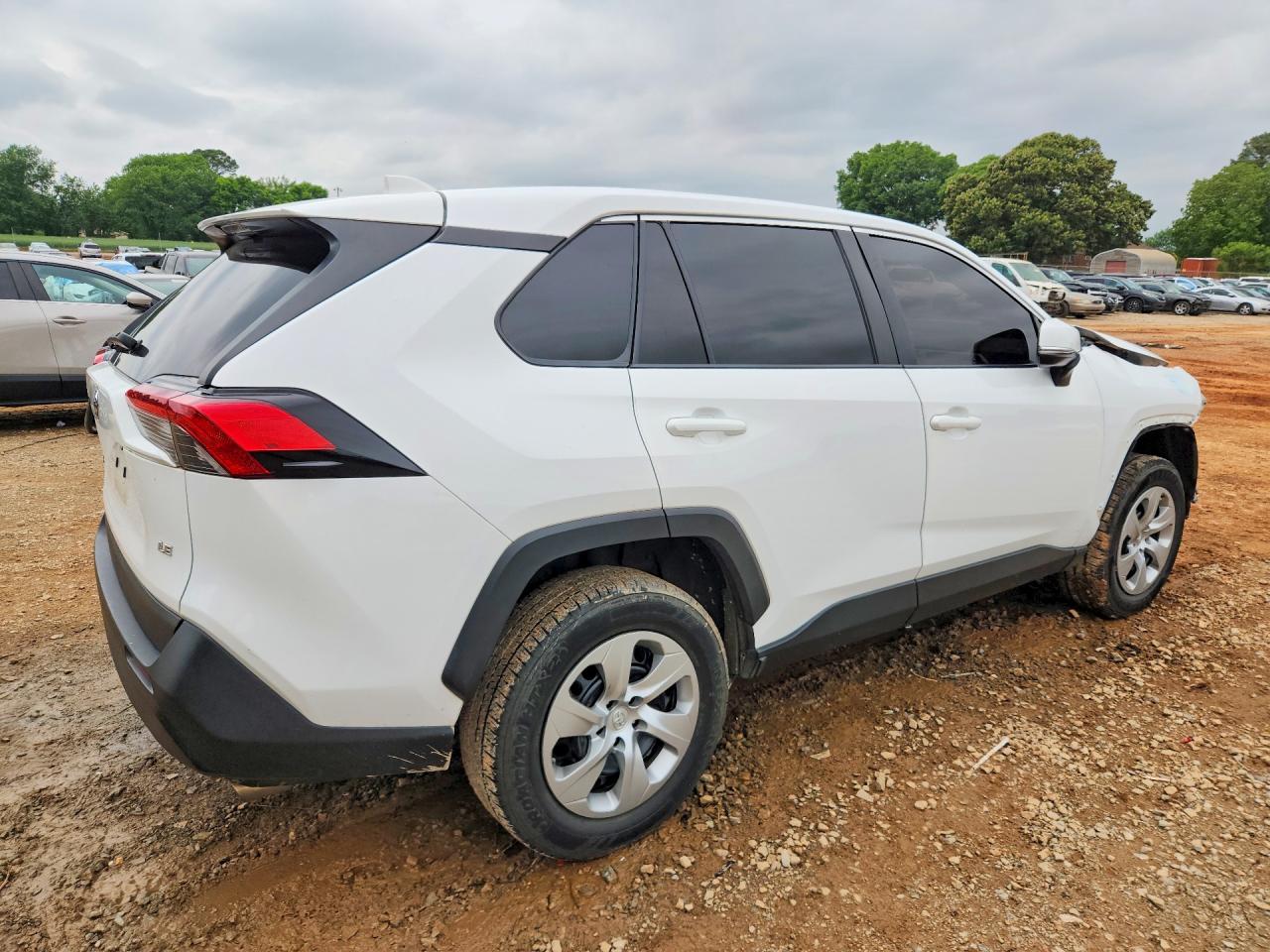 2022 TOYOTA RAV4 LE — снимка 3