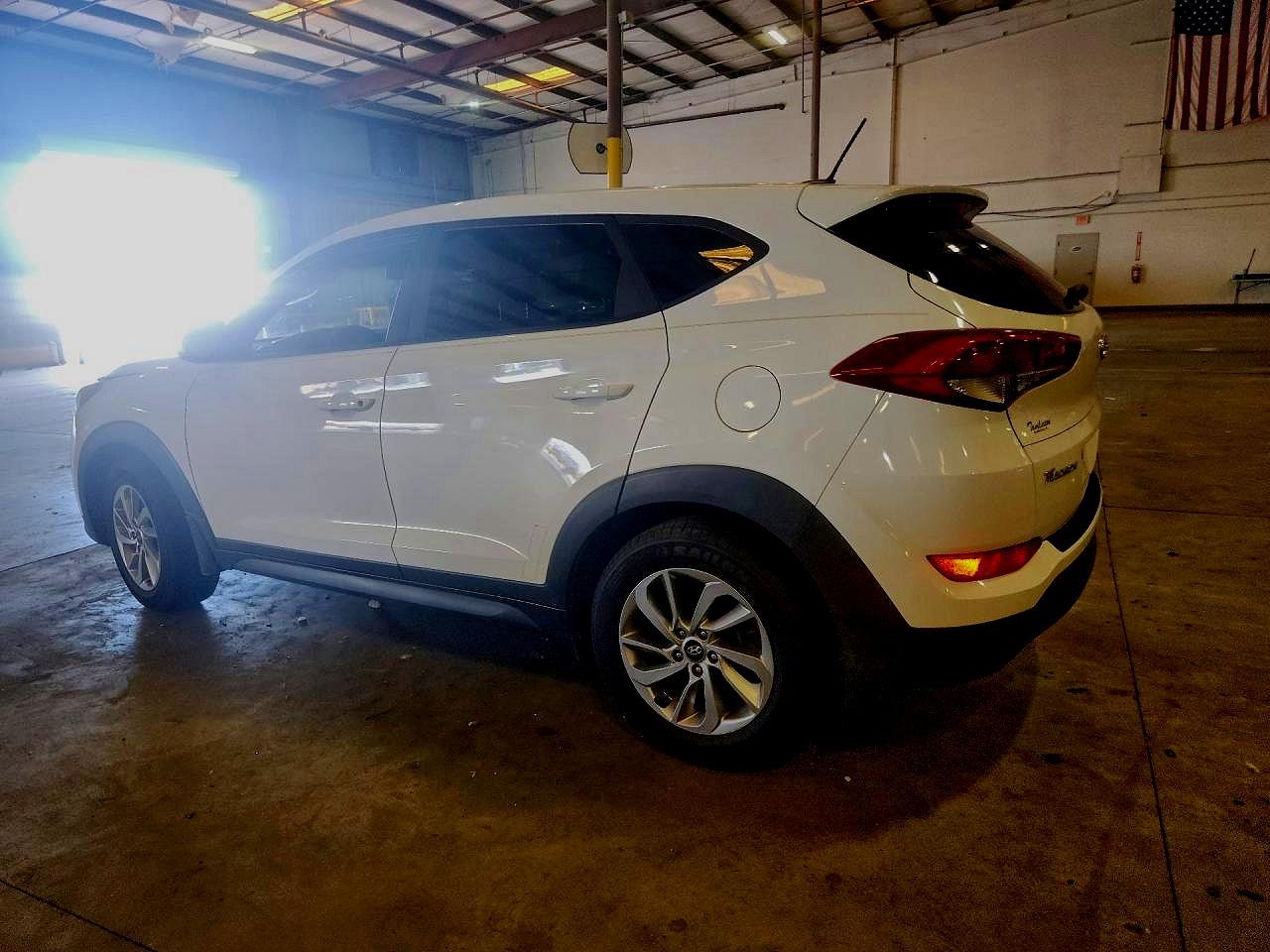 2017 HYUNDAI TUCSON SE — снимка 2