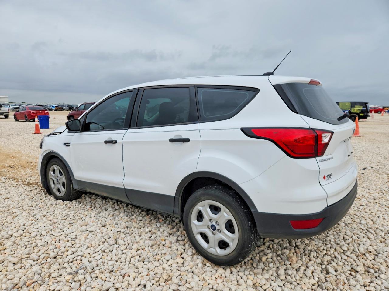 2019 FORD ESCAPE S — снимка 2