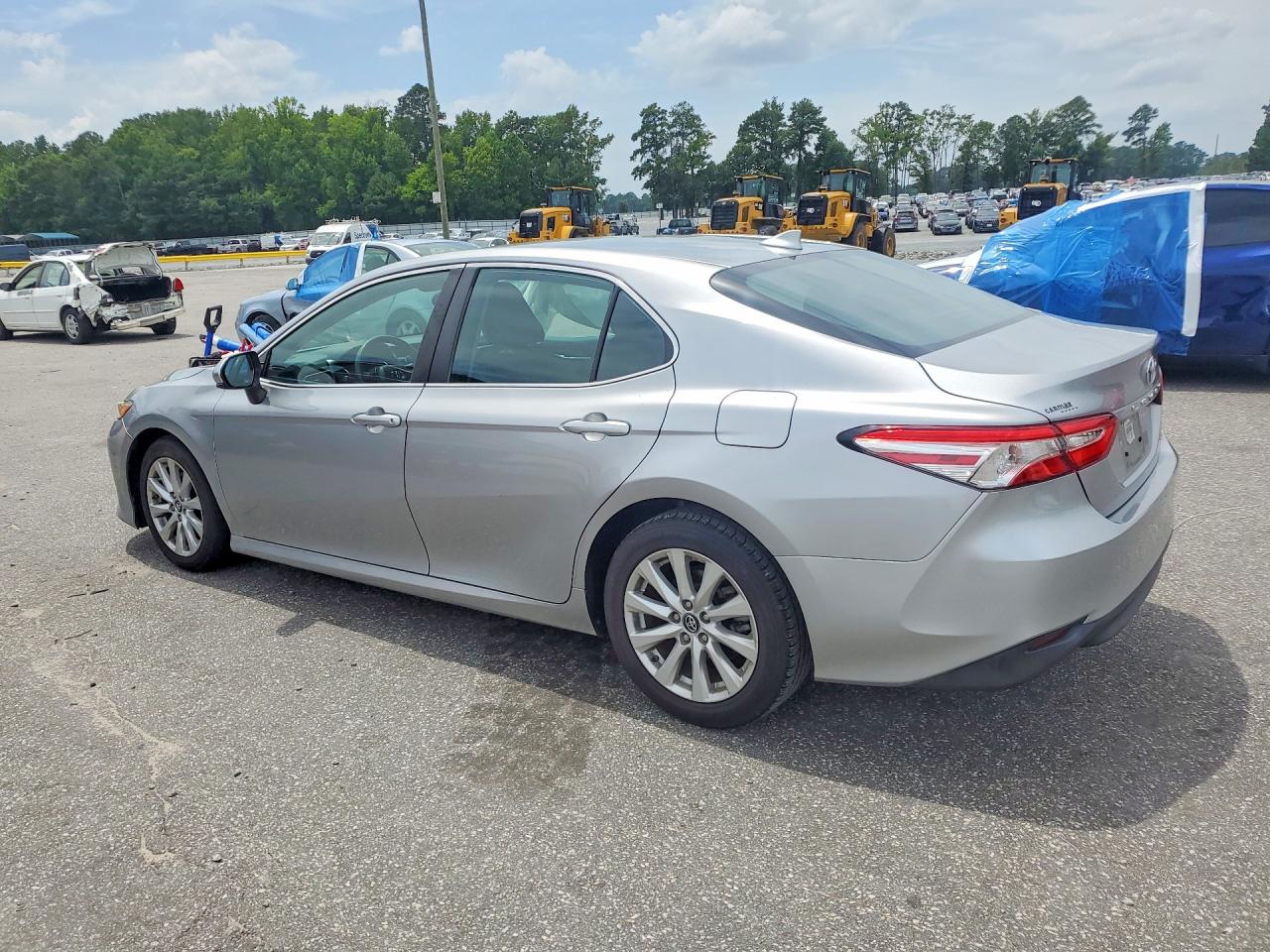 2019 TOYOTA CAMRY LE — снимка 2