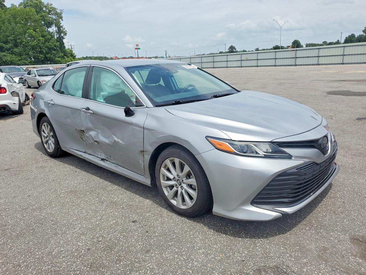 2019 TOYOTA CAMRY LE — снимка 4