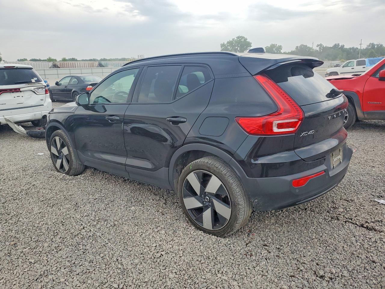 2023 VOLVO XC40 RECHARGE ULTIMATE — снимка 2