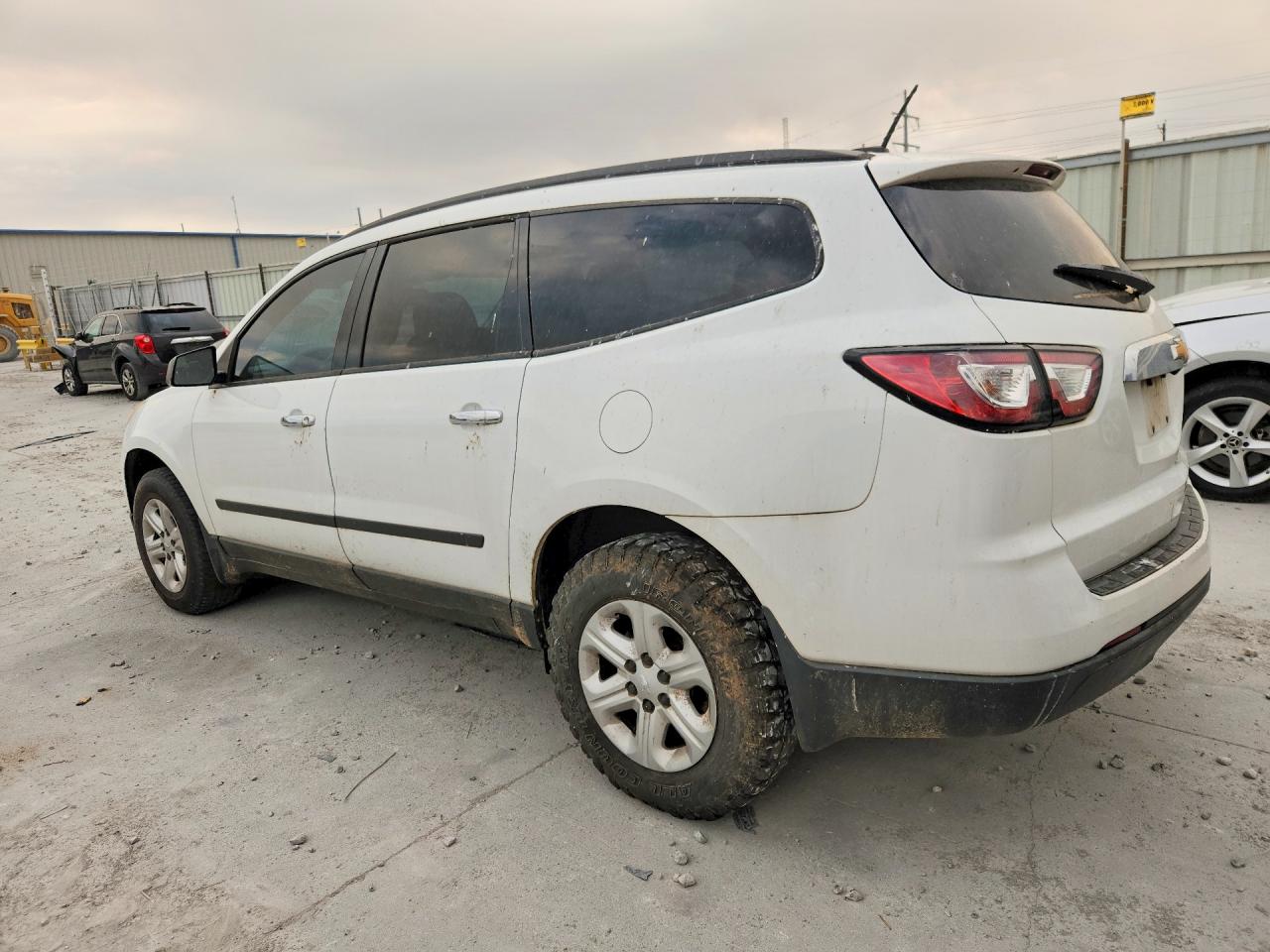 2016 CHEVROLET TRAVERSE LS — снимка 2