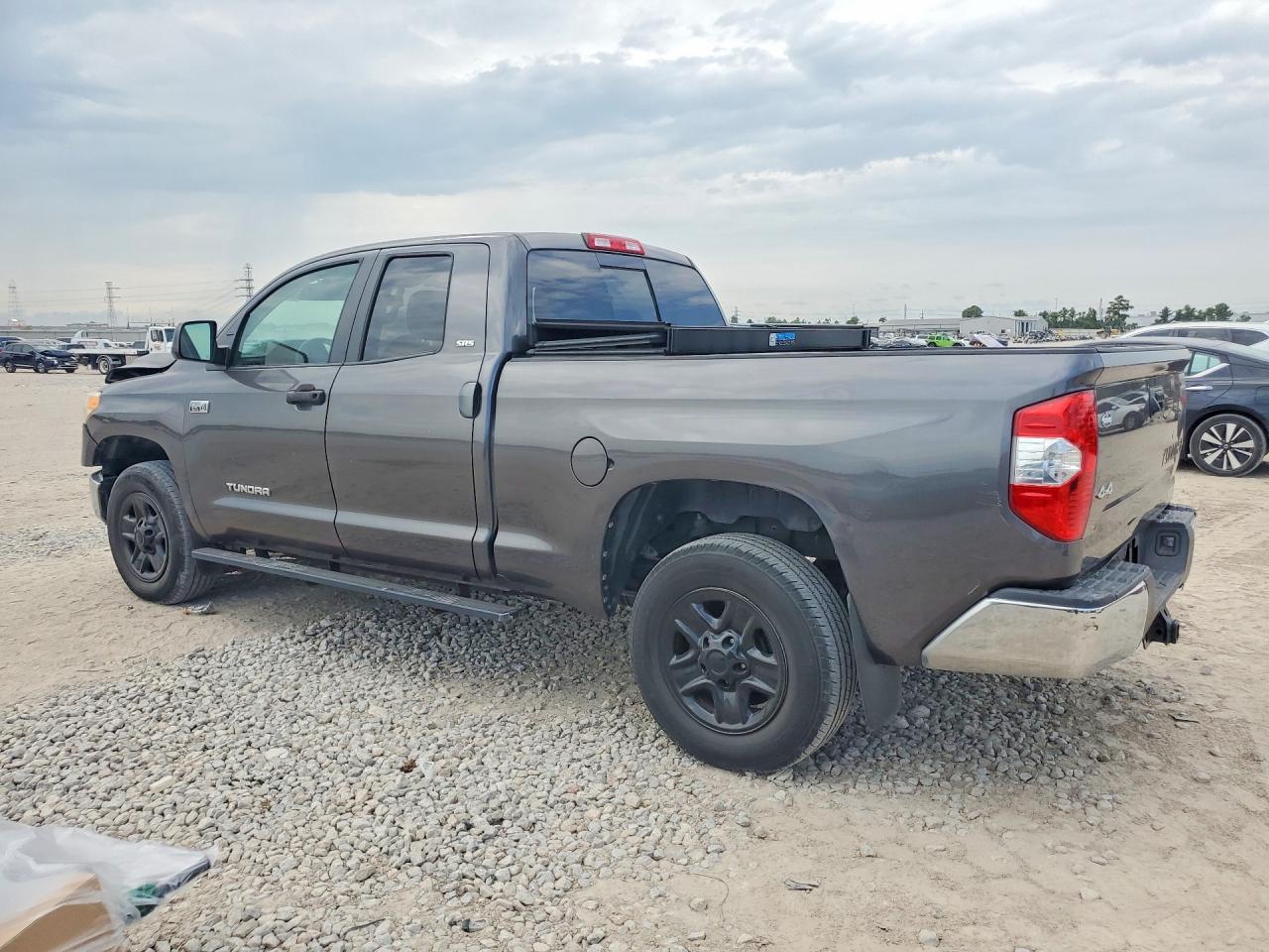 2016 TOYOTA TUNDRA SR5 — снимка 2
