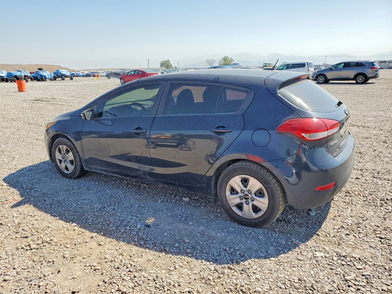 2017 KIA FORTE5 LX — снимка 2