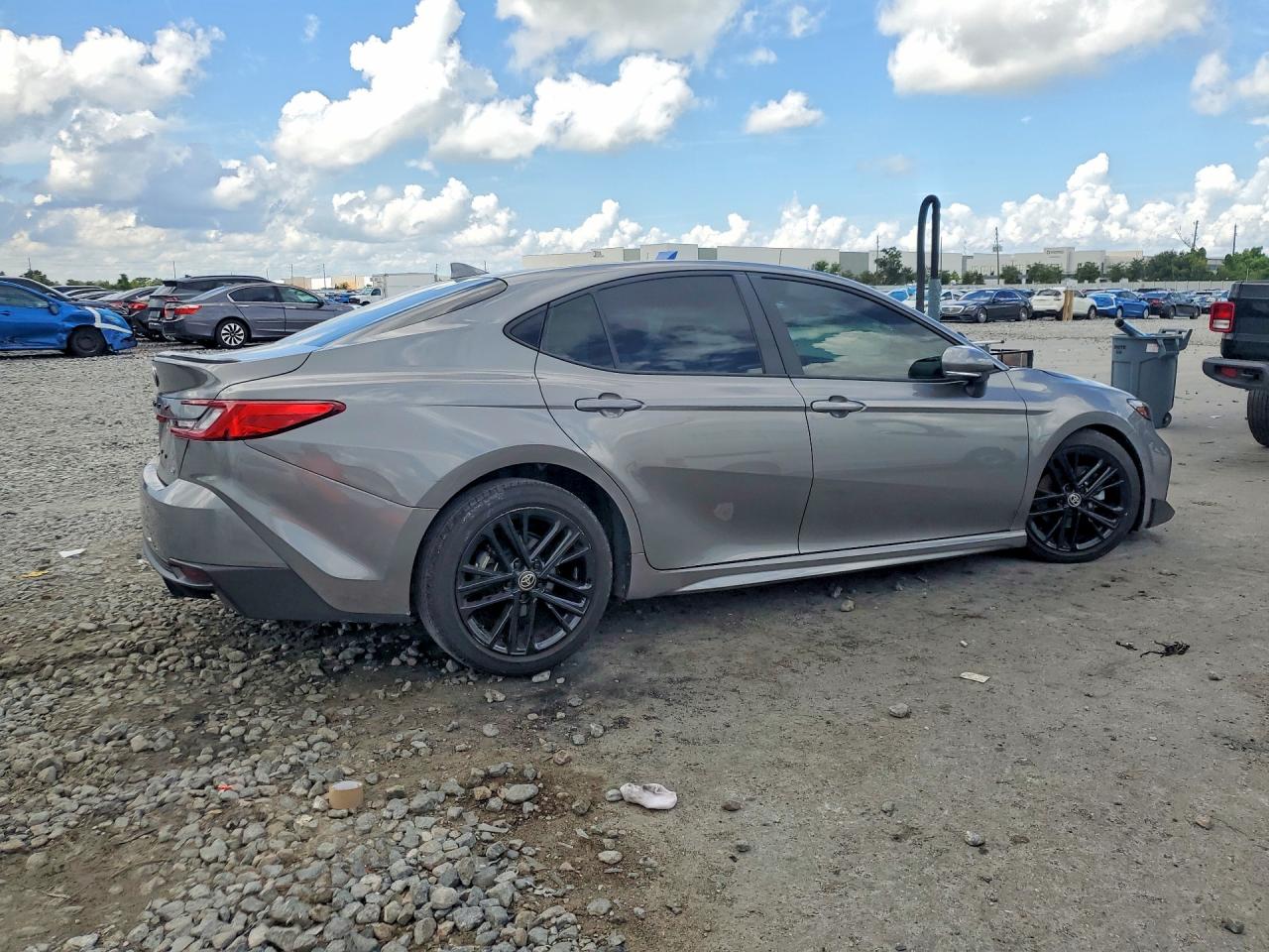 2025 TOYOTA CAMRY SE — снимка 3
