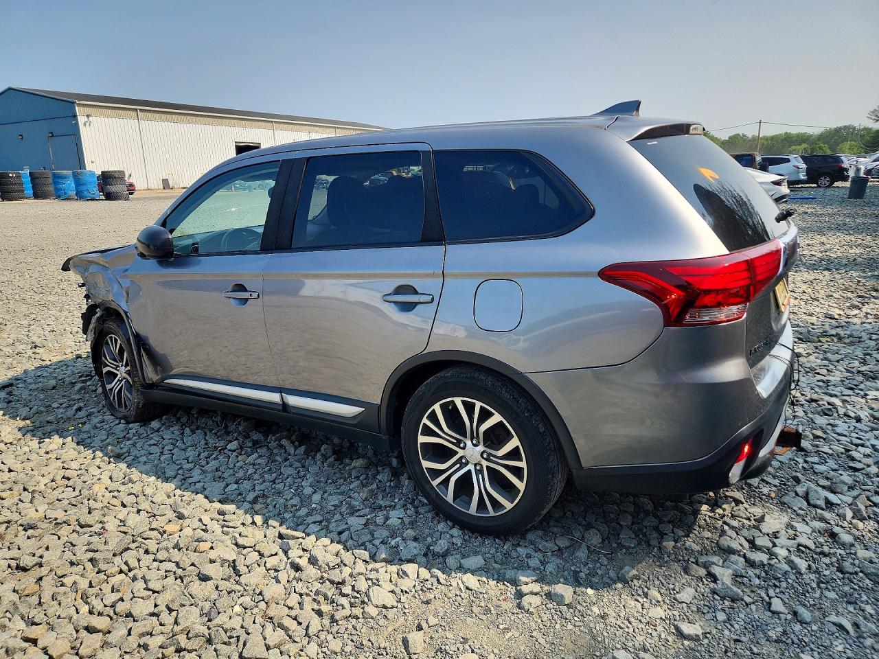 2017 MITSUBISHI OUTLANDER ES — снимка 2