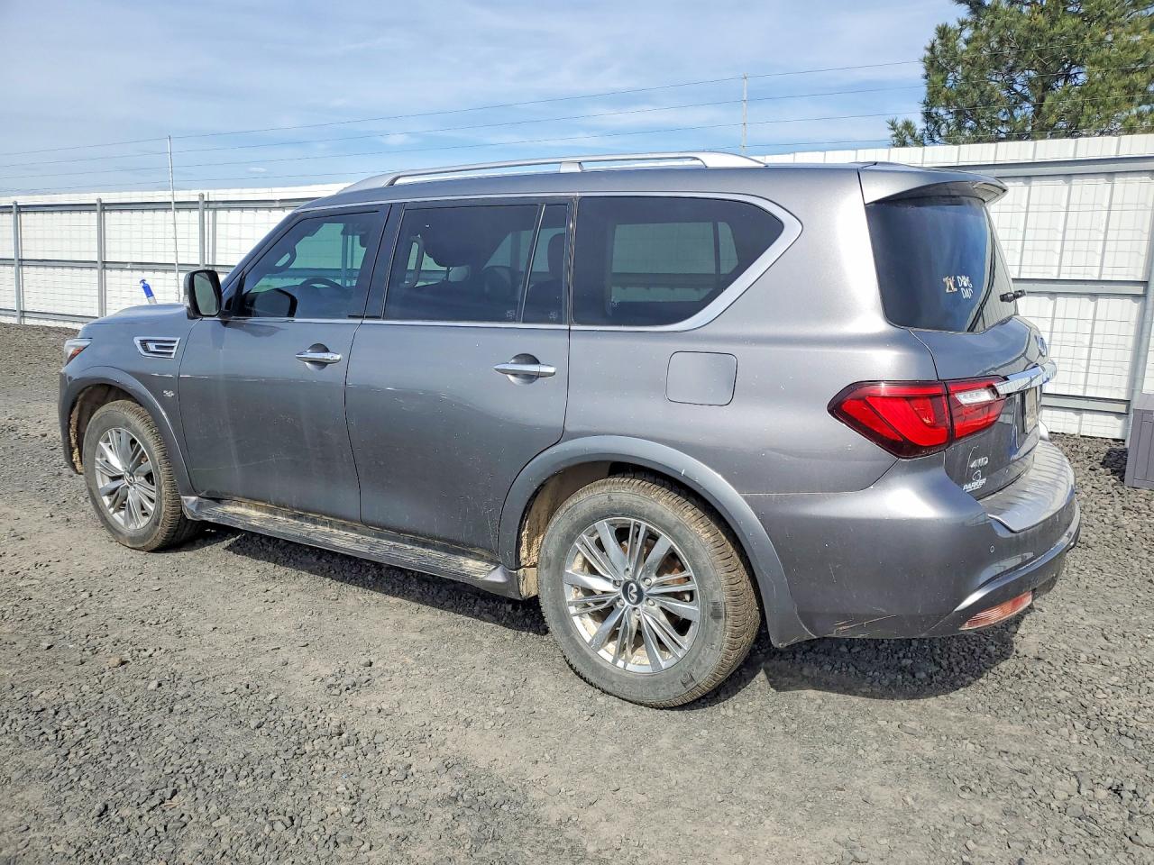 2020 INFINITI QX80 LUXE — снимка 2