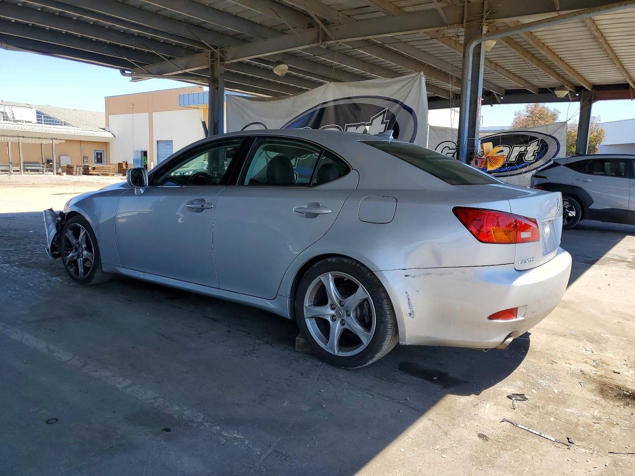 2022 LEXUS IS 250 — снимка 2