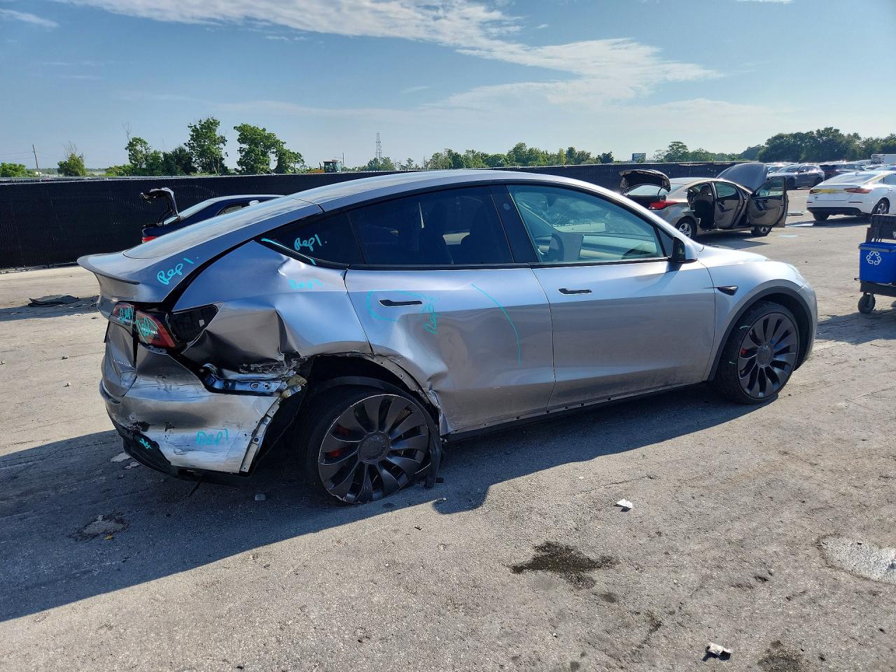 2024 TESLA MODEL Y — снимка 3