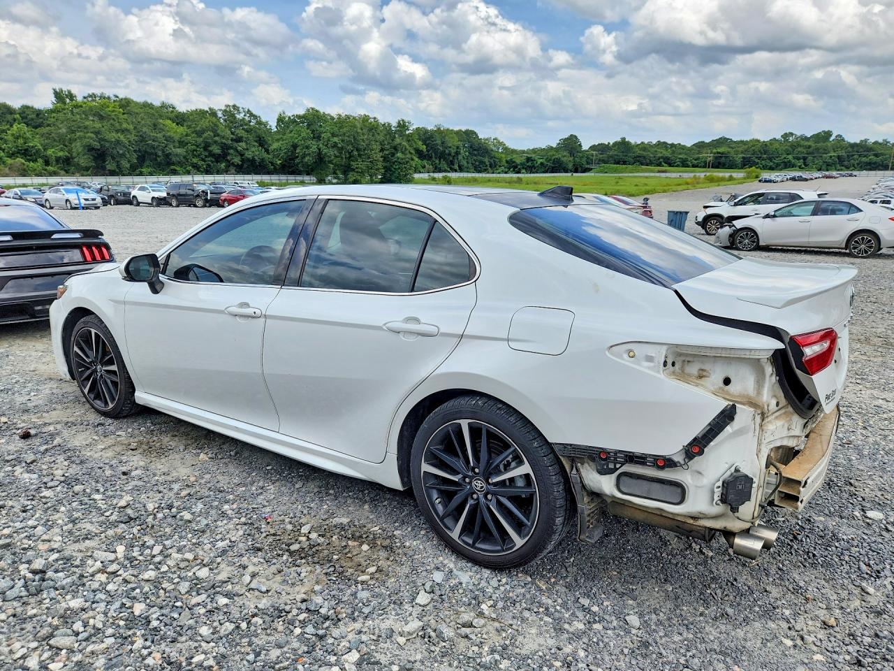 2019 TOYOTA CAMRY XSE — снимка 2